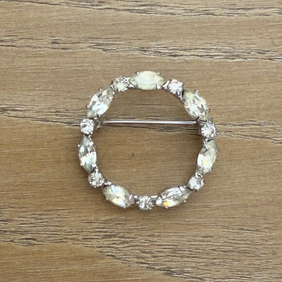 Vintage Rhinestone Circle Brooch Pin With Silver-Tone Setting - Picture 1 of 9